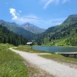 Mountain Escape With Pool 公寓