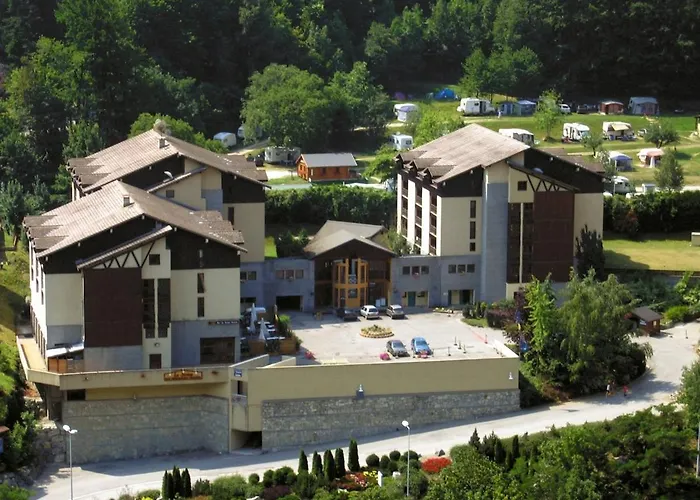 Apartment Mountain Escape With Pool *