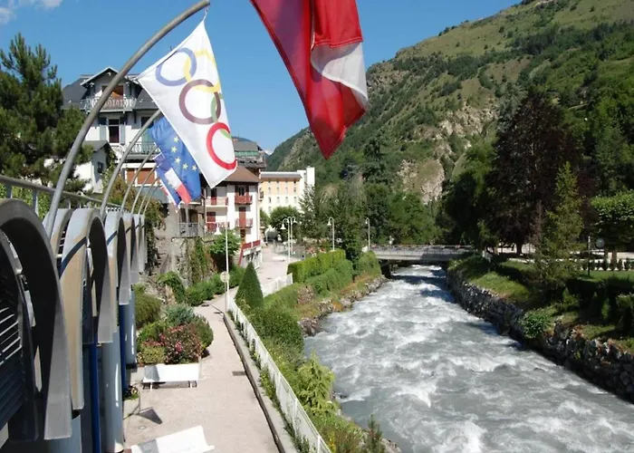 Apartment Mountain Escape With Pool *